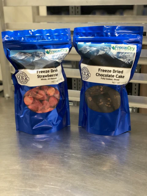 Freeze Dried Strawberries and Chocolate Cake Combo Box - Image 2